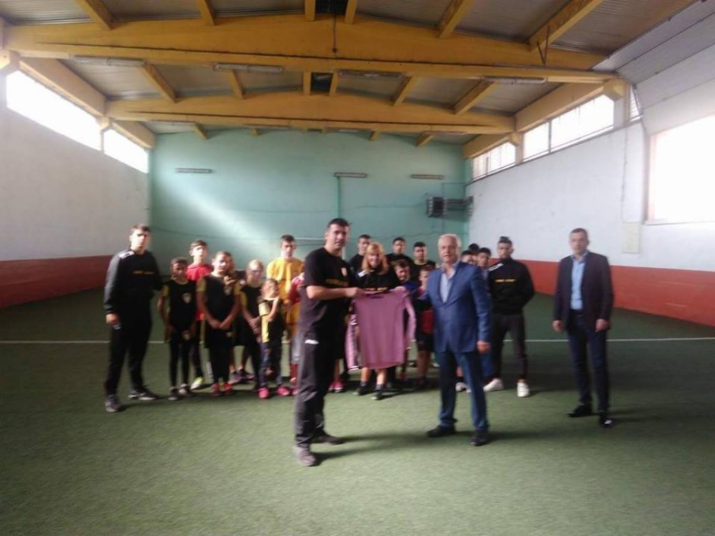 Delegacija Fudbalskog saveza KS u posjeti Respektu 7
